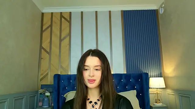 Snapshot of EvaSwen chatting on June 12, 2026, 10:57 am EvaSwen online show from June 12, 2026, 10:57 am