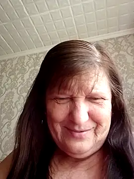 Snapshot of Apeesynka55211 chatting on May 17, 2026, 7:52 am Apeesynka55211 online show from May 17, 2026, 7:52 am