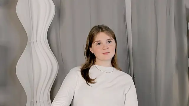 Snapshot of AddieRozo chatting on October 1, 2025, 9:25 am AddieRozo online show from October 1, 2025, 9:25 am