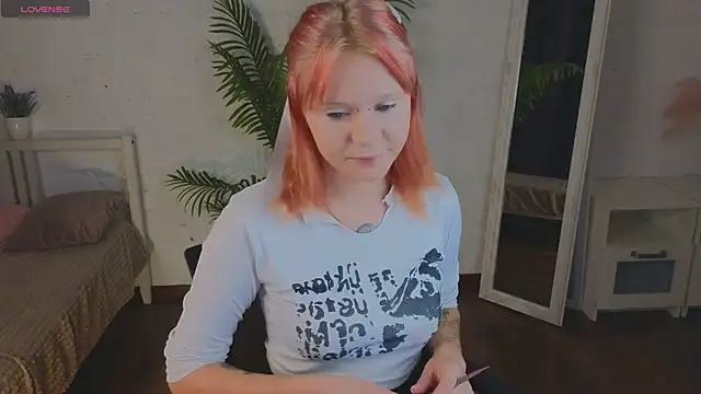 kitten murray  online show from October 15, 2025, 5:50 am