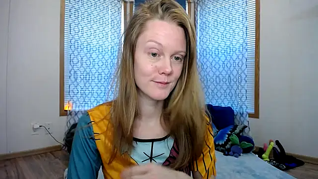 naughtyfox89 online show from October 7, 2025, 6:31 pm