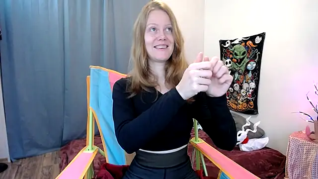 naughtyfox89 online show from October 13, 2025, 5:25 pm