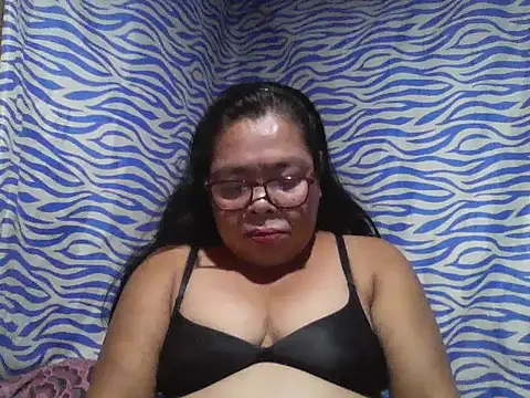 Snapshot of cris_tita chatting on June 21, 2026, 1:28 pm cris tita online show from June 21, 2026, 1:28 pm