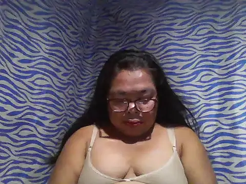 Snapshot of cris_tita chatting on June 13, 2026, 4:16 pm cris tita online show from June 13, 2026, 4:16 pm