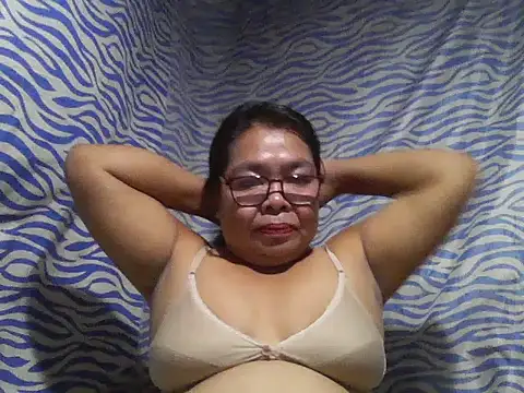 Snapshot of cris_tita chatting on June 26, 2026, 2:12 pm cris tita online show from June 26, 2026, 2:12 pm