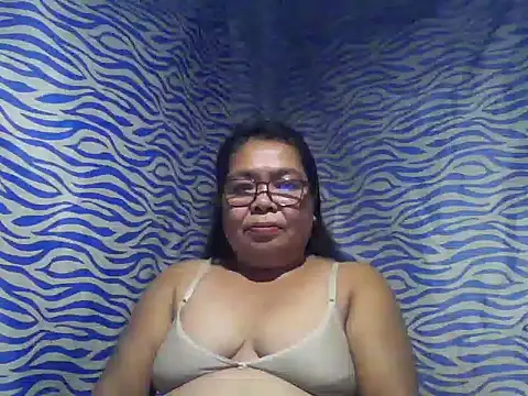 Snapshot of cris_tita chatting on June 27, 2026, 1:17 pm cris tita online show from June 27, 2026, 1:17 pm