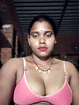 Katrina kaif143 online show from February 17, 2026, 3:42 pm