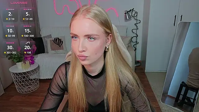 Snapshot of TessaGrays chatting on May 6, 2026, 12:31 pm TessaGrays online show from May 6, 2026, 12:31 pm