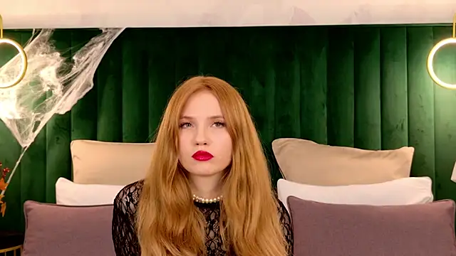 MelissaLiss online show from October 28, 2025, 3:11 pm