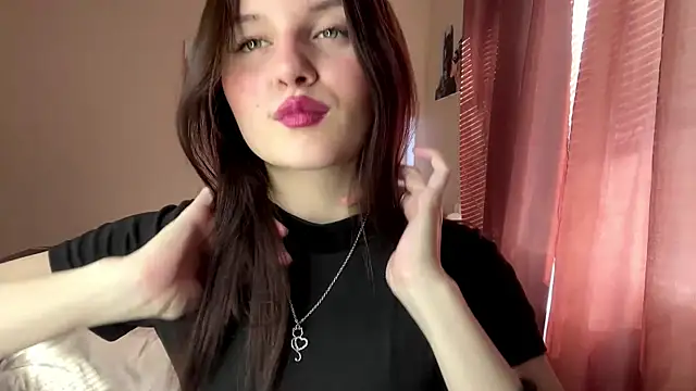 JanellHousen online show from May 4, 2026, 5:11 am