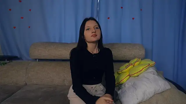 JanellHousen online show from October 6, 2025, 7:42 am