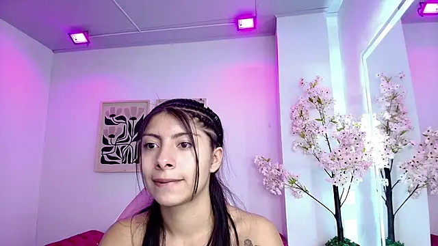Gabriela milani online show from April 30, 2026, 11:28 am