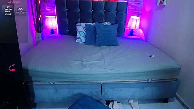 Michellx hot2 online show from March 11, 2026, 4:39 am