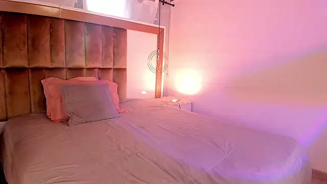 SamyShark online show from October 17, 2025, 2:08 pm