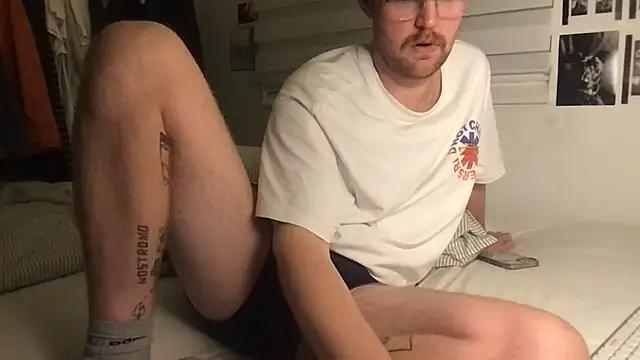 Angus80085 online show from October 28, 2025, 9:03 pm