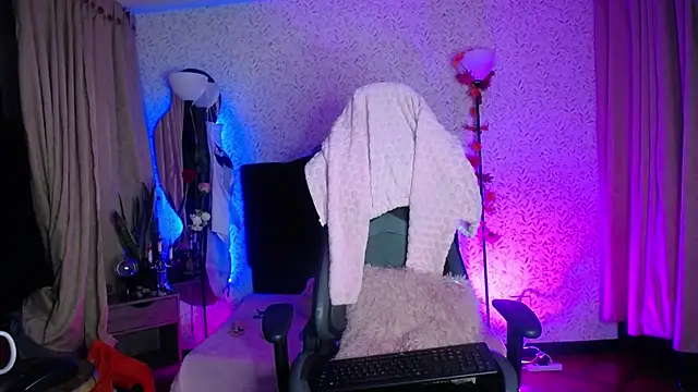 antia z online show from November 2, 2025, 7:52 pm