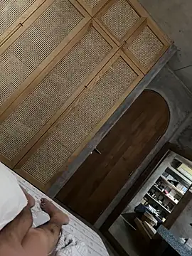 HenryLee1983-cums online show from February 24, 2026, 3:35 pm