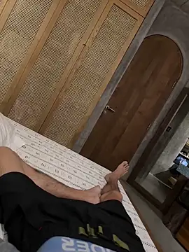 HenryLee1983-cums online show from November 24, 2025, 4:51 pm