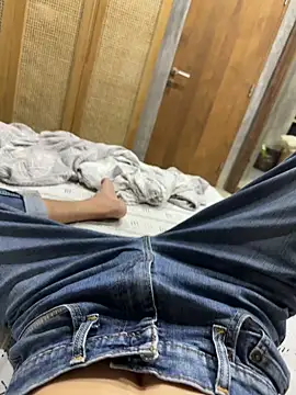 HenryLee1983-cums online show from October 5, 2025, 2:19 pm