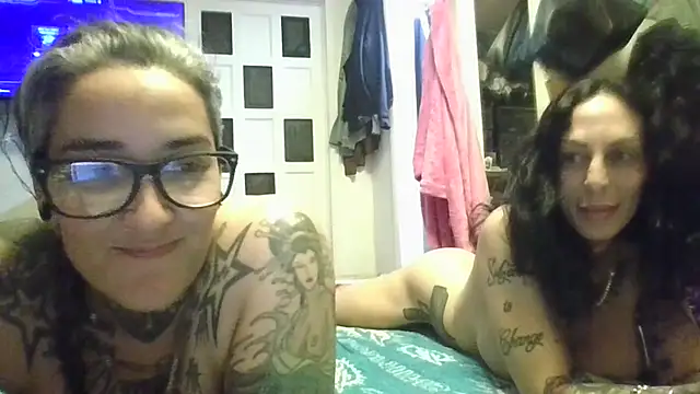 Snapshot of inkdhollow1 chatting on June 6, 2026, 10:15 pm inkdhollow1 online show from June 6, 2026, 10:15 pm