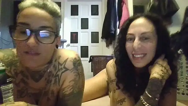 Snapshot of inkdhollow1 chatting on June 18, 2026, 11:10 pm inkdhollow1 online show from June 18, 2026, 11:10 pm
