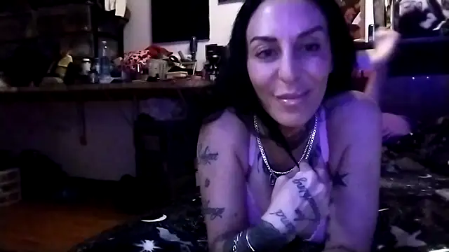 Snapshot of inkdhollow1 chatting on October 27, 2025, 3:40 am inkdhollow1 online show from October 27, 2025, 3:40 am