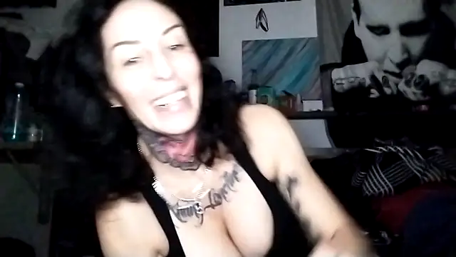 Snapshot of inkdhollow1 chatting on October 8, 2025, 9:11 am inkdhollow1 online show from October 8, 2025, 9:11 am