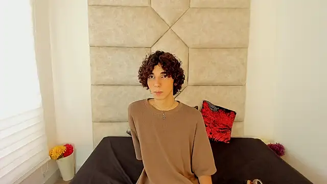 Scaarlett 22  online show from October 1, 2025, 6:01 pm