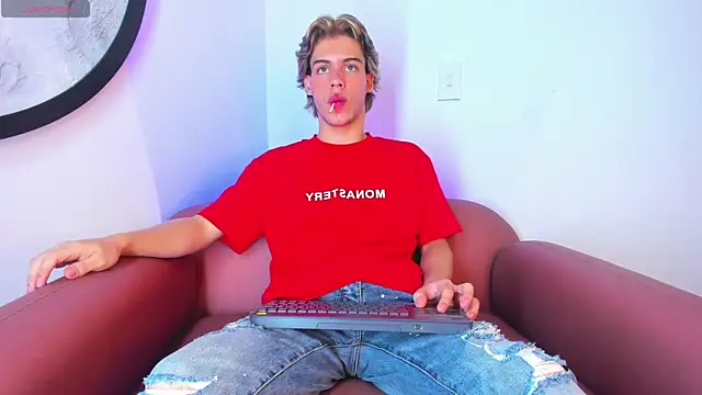 Lucian grey online show from November 22, 2025, 4:11 am