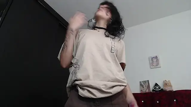 Lia Carter  online show from November 5, 2025, 9:07 pm