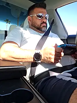 Roddog18 online show from February 4, 2026, 7:31 pm