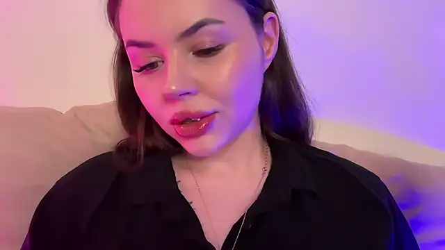 AlmaryKim online show from June 7, 2026, 5:29 pm