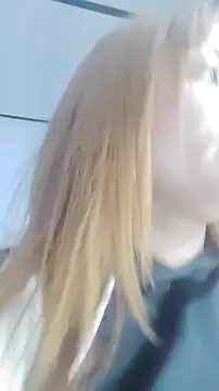 EvelynVega0 online show from November 16, 2025, 9:51 pm