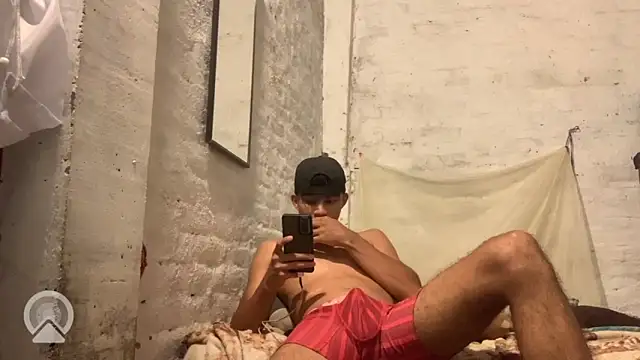 Snapshot of Thiagox03 chatting on October 14, 2025, 2:12 am Thiagox03 online show from October 14, 2025, 2:12 am