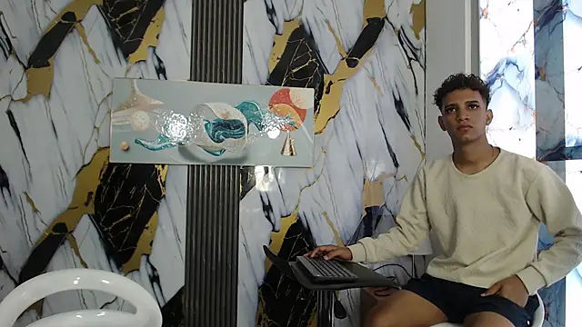 VERY HOT GUYS online show from July 27, 2026, 1:07 pm