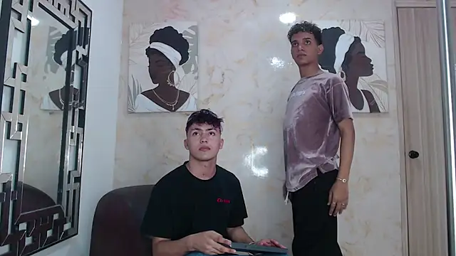 VERY HOT GUYS online show from August 6, 2026, 1:22 am