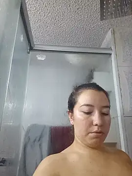 annyaparis online show from October 4, 2025, 2:46 am