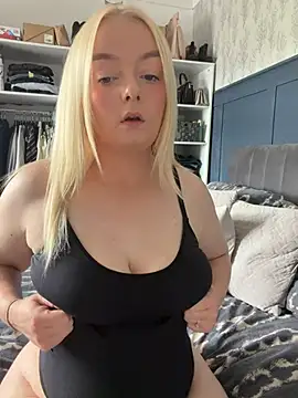 lusciouslylou online show from June 2, 2026, 9:42 am