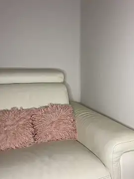 ilariea girl online show from November 27, 2025, 9:37 pm