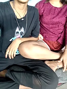 Snapshot of Unique_girls90 chatting on March 19, 2026, 12:27 pm Unique girls90 online show from March 19, 2026, 12:27 pm