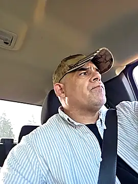 Snapshot of DeeBestEver chatting on November 7, 2025, 6:45 pm DeeBestEver online show from November 7, 2025, 6:45 pm