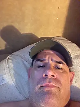 Snapshot of DeeBestEver chatting on April 12, 2026, 5:16 pm DeeBestEver online show from April 12, 2026, 5:16 pm