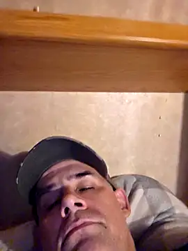 Snapshot of DeeBestEver chatting on April 11, 2026, 9:13 am DeeBestEver online show from April 11, 2026, 9:13 am