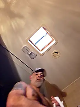 Snapshot of DeeBestEver chatting on April 3, 2026, 2:12 pm DeeBestEver online show from April 3, 2026, 2:12 pm