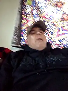 Snapshot of DeeBestEver chatting on November 11, 2025, 4:02 pm DeeBestEver online show from November 11, 2025, 4:02 pm