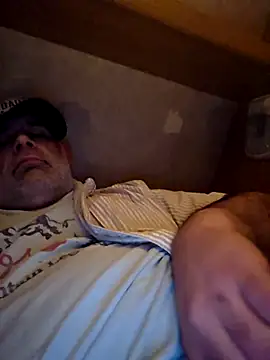 Snapshot of DeeBestEver chatting on October 18, 2025, 12:51 pm DeeBestEver online show from October 18, 2025, 12:51 pm