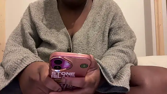 nanaisbackk online show from November 2, 2025, 9:36 am