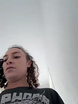 Snapshot of Martyca_Beee chatting on March 21, 2026, 4:11 pm Martyca Beee online show from March 21, 2026, 4:11 pm