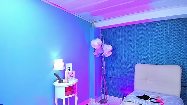 LeaMoreau22 online show from December 20, 2025, 12:19 pm