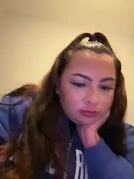 MadelineLeah online show from June 5, 2026, 2:49 am